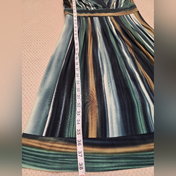 Rabbit Rabbit Rabbit Designs Green Striped Dress Size 6 V-Neck Stretch - Picture 6 of 8